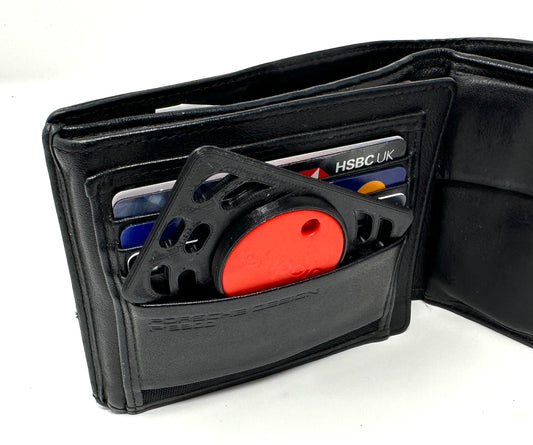 Chipolo ONE Point Credit Card Sized Wallet/Purse/Clutch Bag Holder